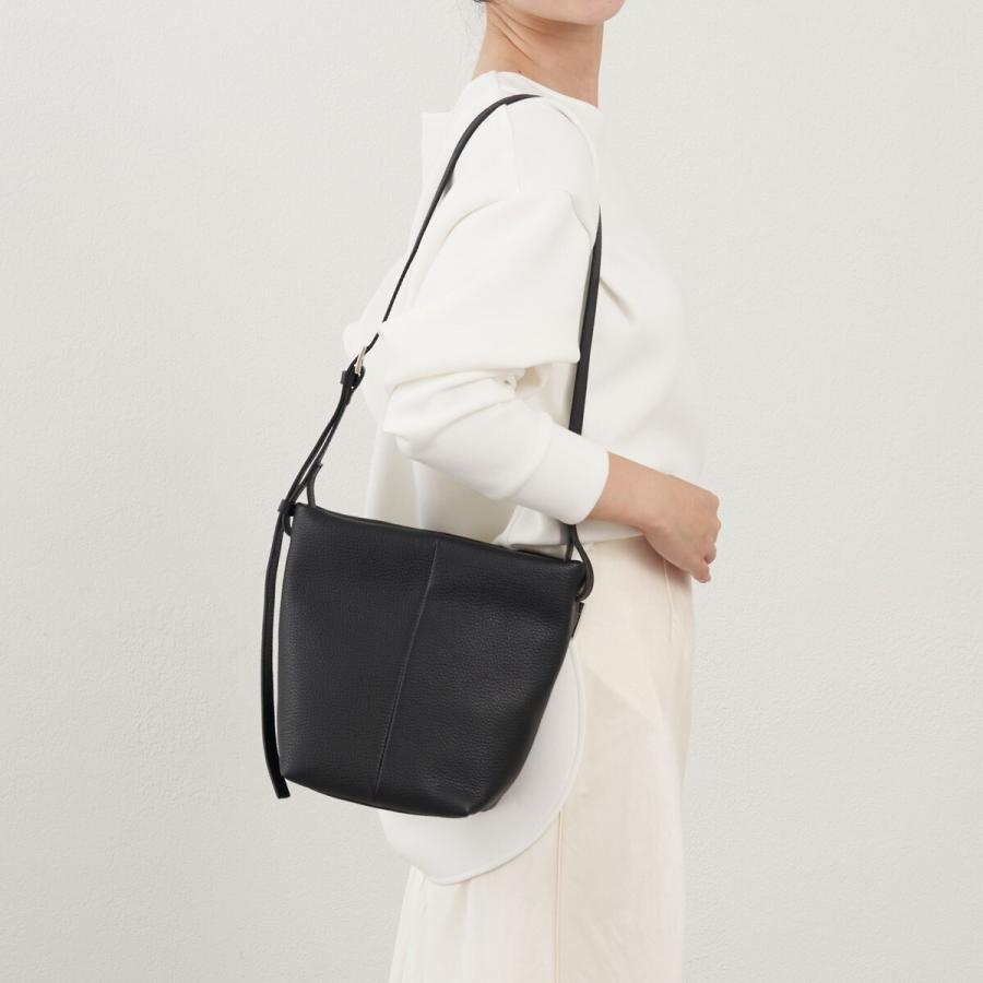 ラシット（russet）/レザーミニショルダーバッグ(CE−1657) russet（ラシット） レザーミニショルダーバッグ(CE-1657) : マルイ