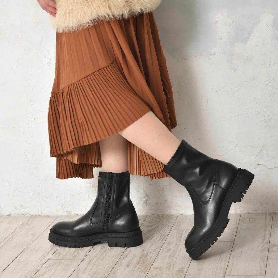 アルファ キュービック（ALPHA CUBIC）/【25秋冬新作】【本革】〔撥水〕トラックソール ストレッチ ショートブーツ ALPHA CUBIC（アルファ キュービック） 【25秋冬新作】【本革】〔撥水