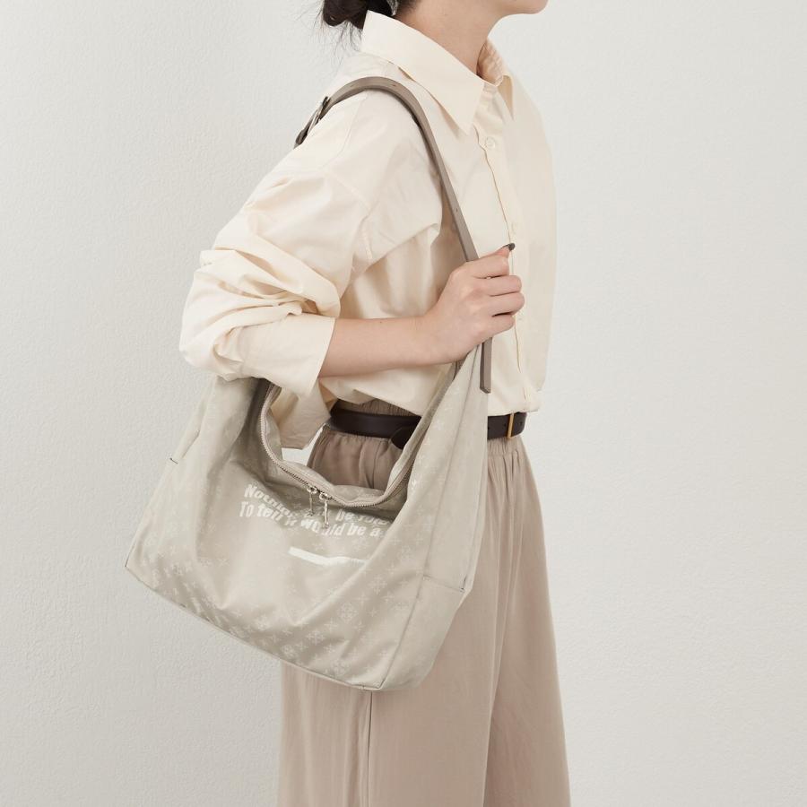 russet（ラシット） ステンシル風プリント ナイロン2WAYショルダー