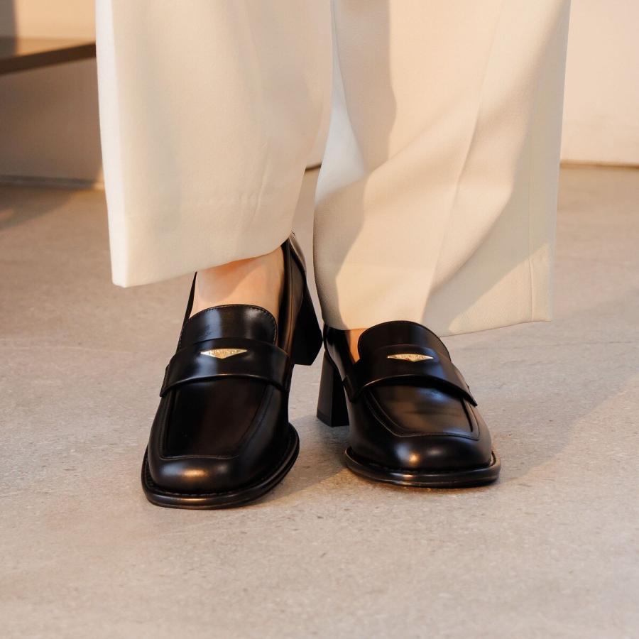 HIMIKO 適度なヒールが嬉しい【卑弥呼25AW】メタルポイントヒール