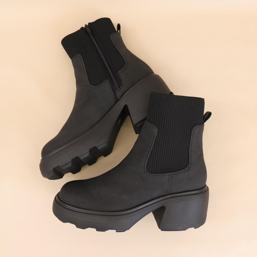 artemis by DIANA（アルテミス by ダイアナ） ニットコンビ厚底ブーツ