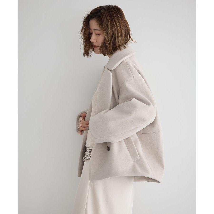 YECCA VECCA（イェッカヴェッカ） ビッグカラーニットビーバーショート