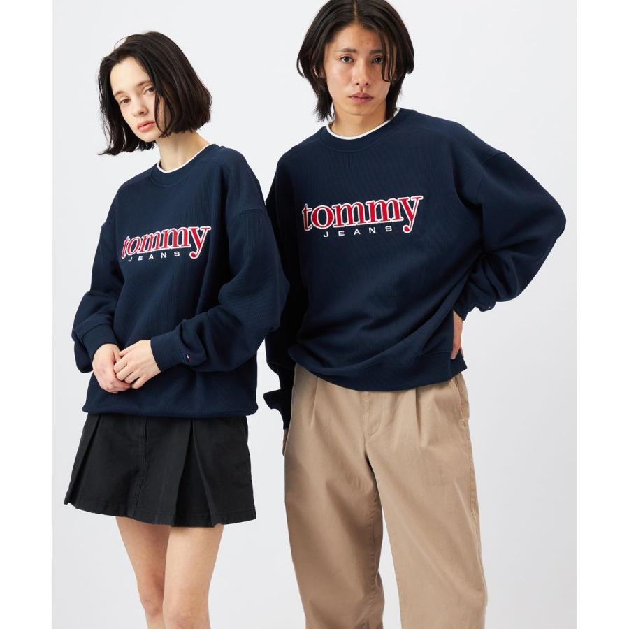 TOMMY JEANS（トミー・ジーンズ） 90sテクスチャーグラフィッククルー 
