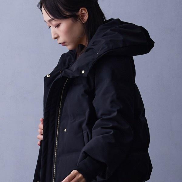 NICOLE white（ニコルホワイト） シームレスダウンブルゾン : マルイ