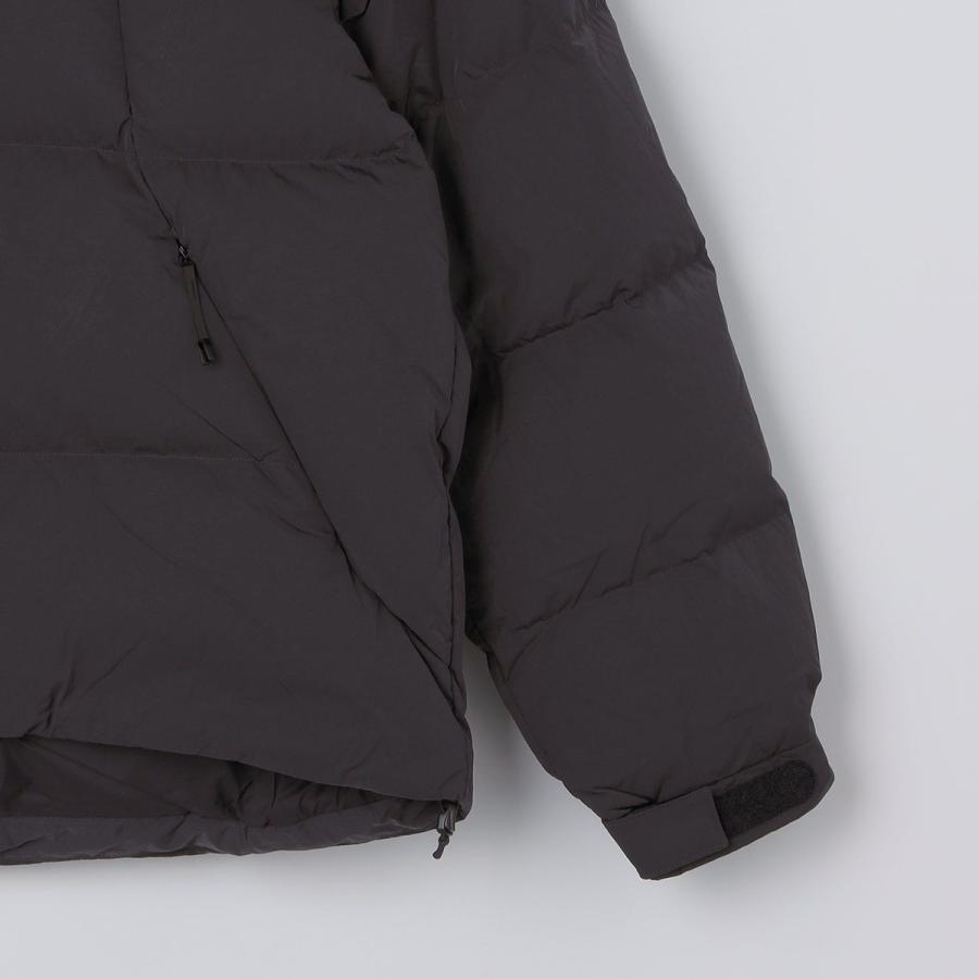 Goldwin: DOPE DYED RIPPLE NYLON DOWN JACKETの画像