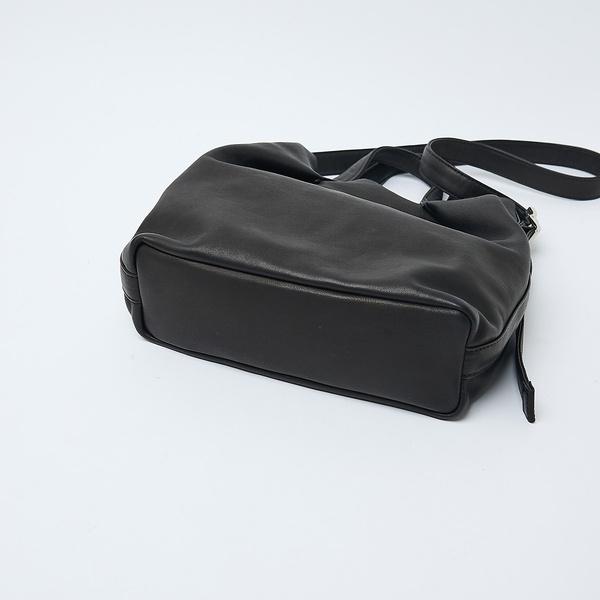 【UNISEX】UNCONSTRUCTED SHEEP TOTE BAG / アの画像