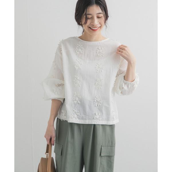 【新品タグ付き試着のみ】アーバンリサーチドアーズ　立体刺繍ブラウス URBAN RESEARCH DOORS（アーバンリサーチドアーズ） 立体刺繍ブラウス