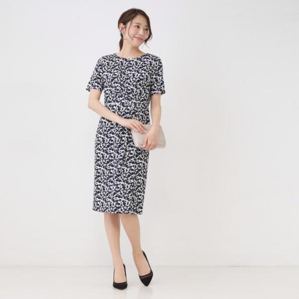 【手洗い可／日本製】タック入タイトワンピースの画像