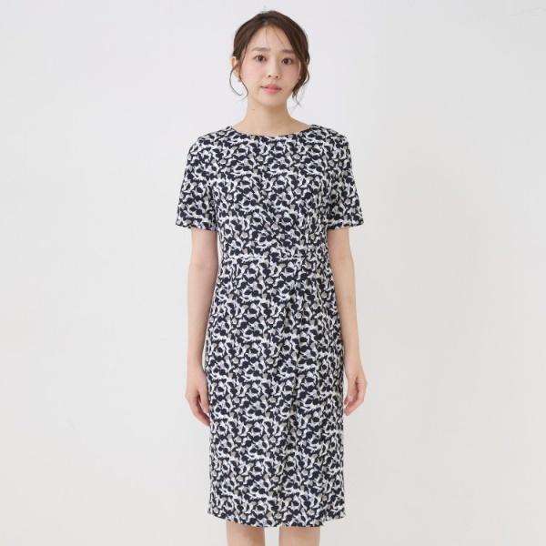 【手洗い可／日本製】タック入タイトワンピースの画像