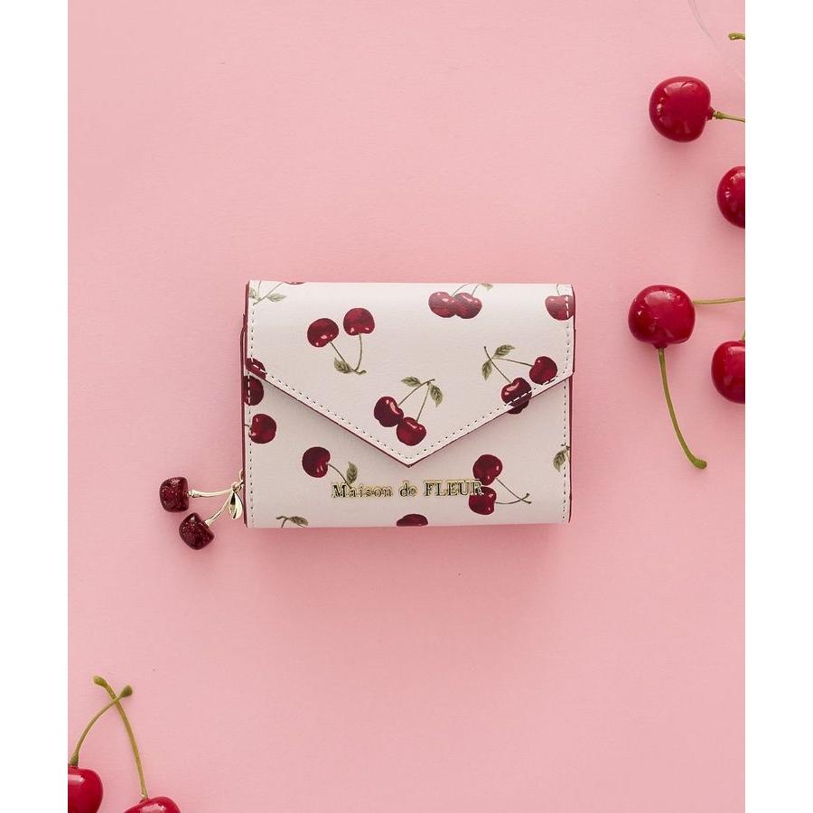 Maison de FLEUR（メゾンドフルール） リーフ付きチェリーウォレット