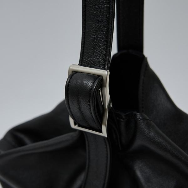 【UNISEX】UNCONSTRUCTED SHEEP ONE HAND BAGの画像