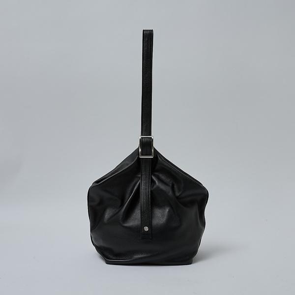 【UNISEX】UNCONSTRUCTED SHEEP ONE HAND BAGの画像
