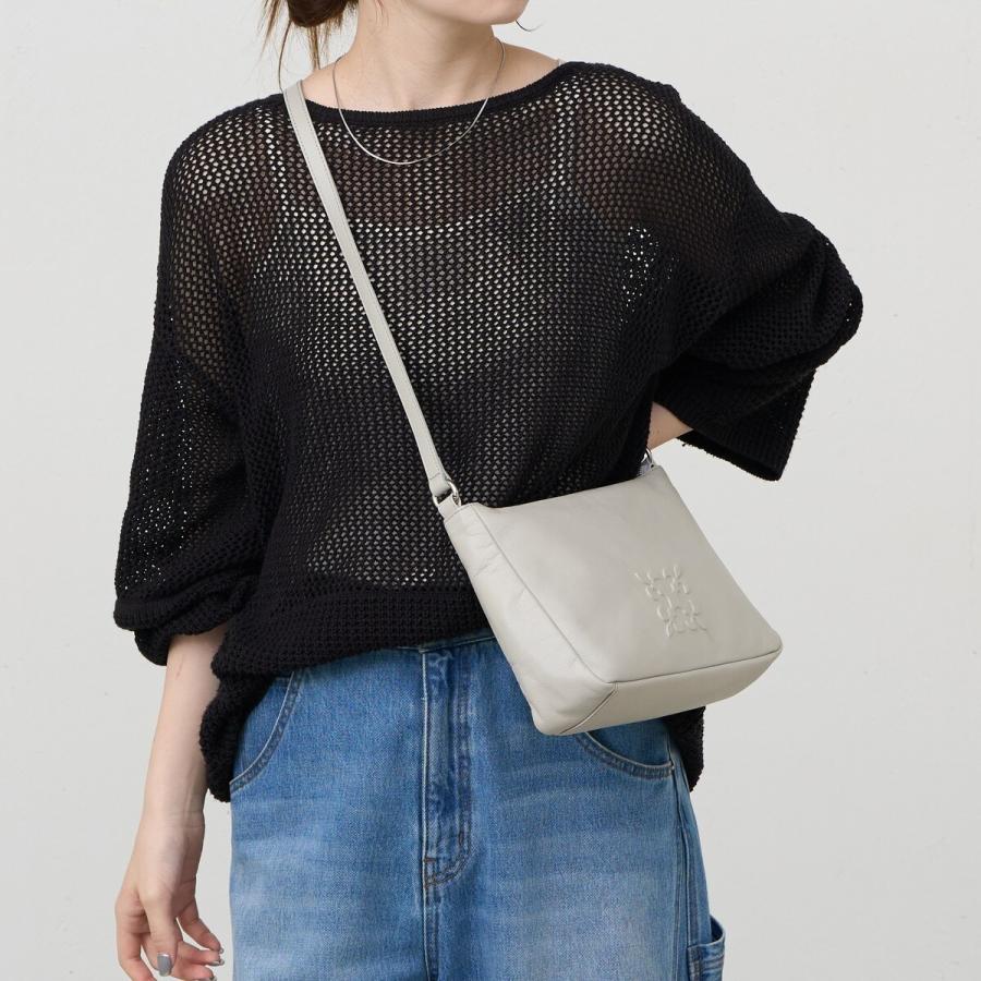 russet（ラシット） 《本革/270g》エンボスモノグラムショルダーバッグ
