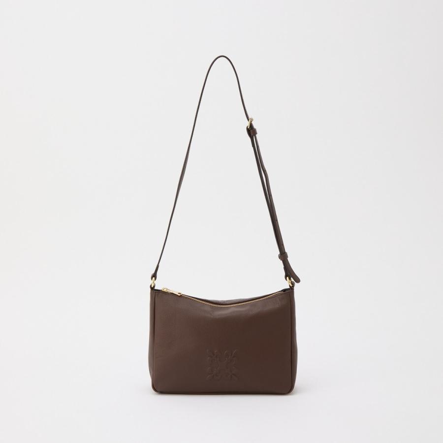 russet（ラシット） 《本革/270g》エンボスモノグラムショルダーバッグ