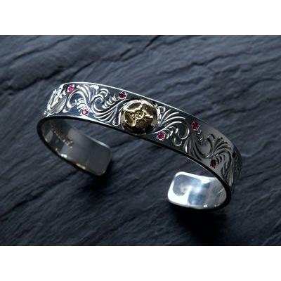 ファーストアロー K18付 平打12mmカラ草彫りバングル ファーストアロー K18付 平打12mmカラ草彫りバングル