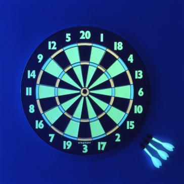 ハードダーツボード、ブラスダーツセット TRiNiDAD トリニダード ダーツボードホルダー ブラケット