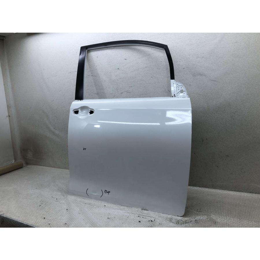 ZRR80/ZRR85/ZWR80 ノア ヴォクシー 純正 右フロントドア : 拓海商事