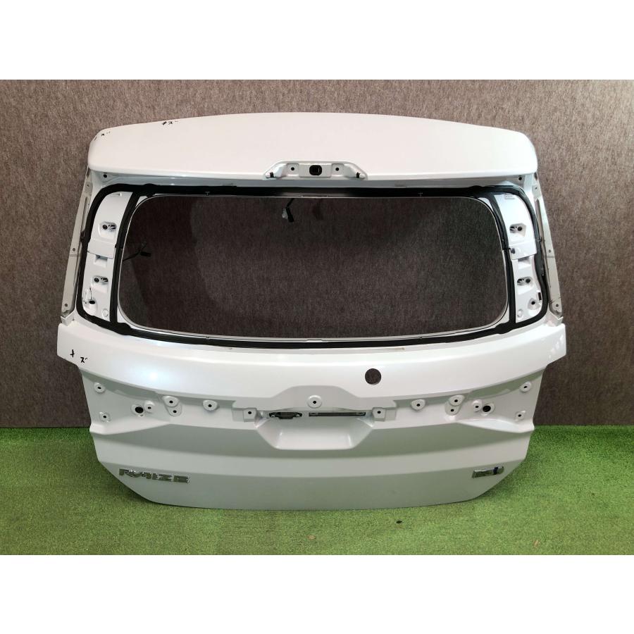 ライズ　 A200A リアゲート　67149-B1180 (8) ライズ A200A/A210A ロッキー 純正 バックドア リアゲート 67149-B1180