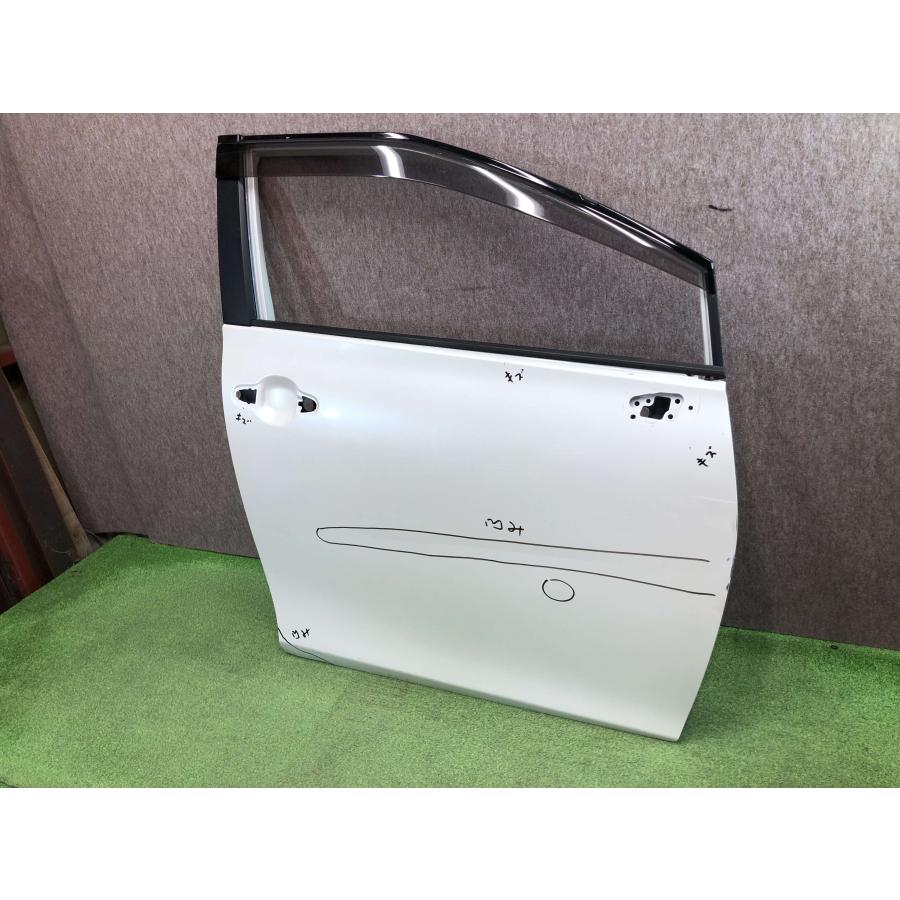 シエンタ NHP170G 右フロントドア ハイブリッドG 6人 アサヒ M2H3 67001-52560 209 トヨタ シエンタ 170系 純正 右 フロントドア NSP170G/NSP172G/NCP175G
