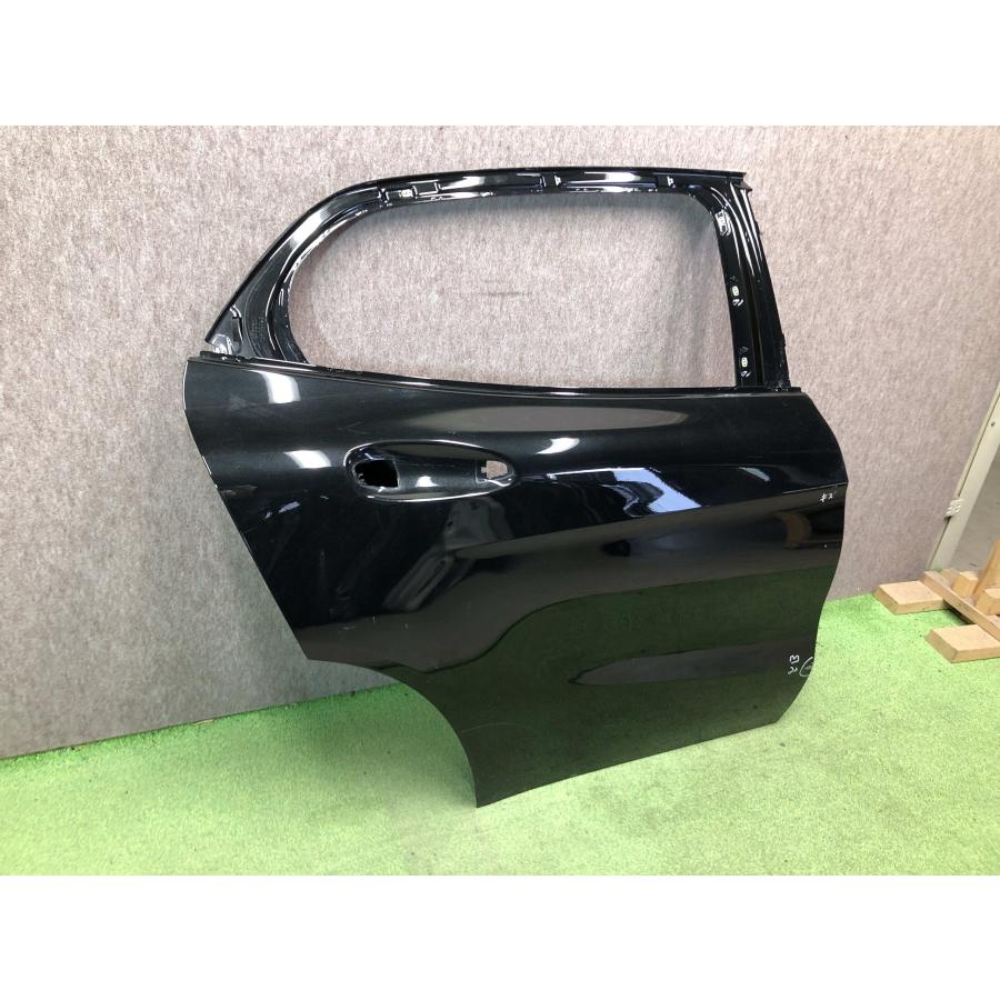 A156/X156 Mercedes-Benz/メルセデス・ベンツ GLAクラス 右リアドア