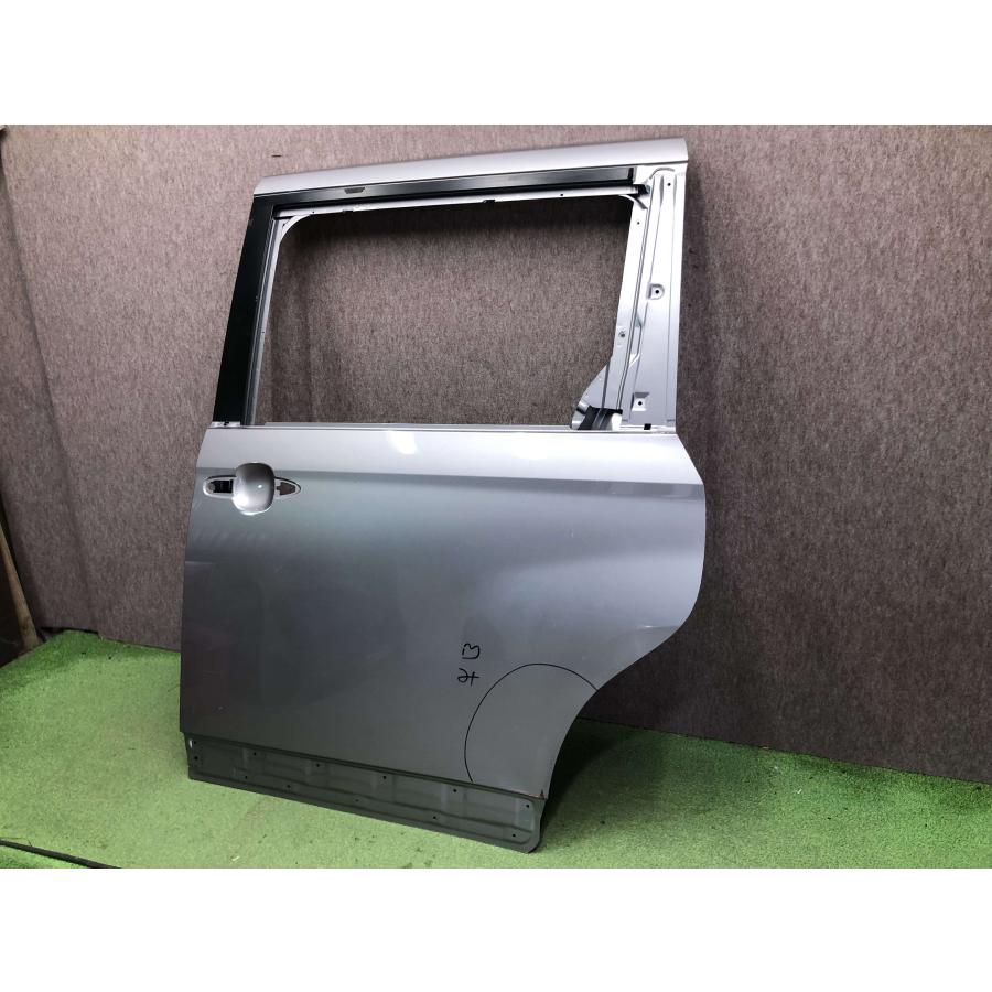 リア左スライドドア ZRR80 ZRR85 ZWR85 ヴォクシー ノア 純正 左リアドア 左スライドドア