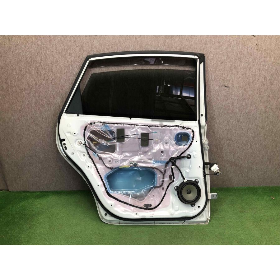 ZVW40 ZVW41 プリウスα 純正 左 リアドア : 拓海商事ヤフー店 - 通販