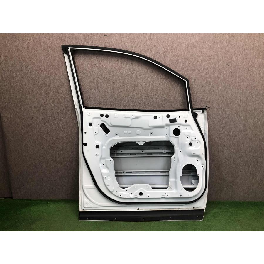 日産 エルグランド E52 PE52 PNE52 TE52 TNE52 純正 左フロントドア