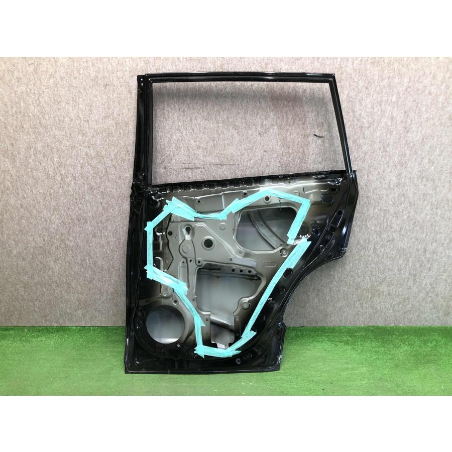 トヨタ カローラクロス 純正 右リアドア ZSG10/ZVG11/ZVG13/ZVG15