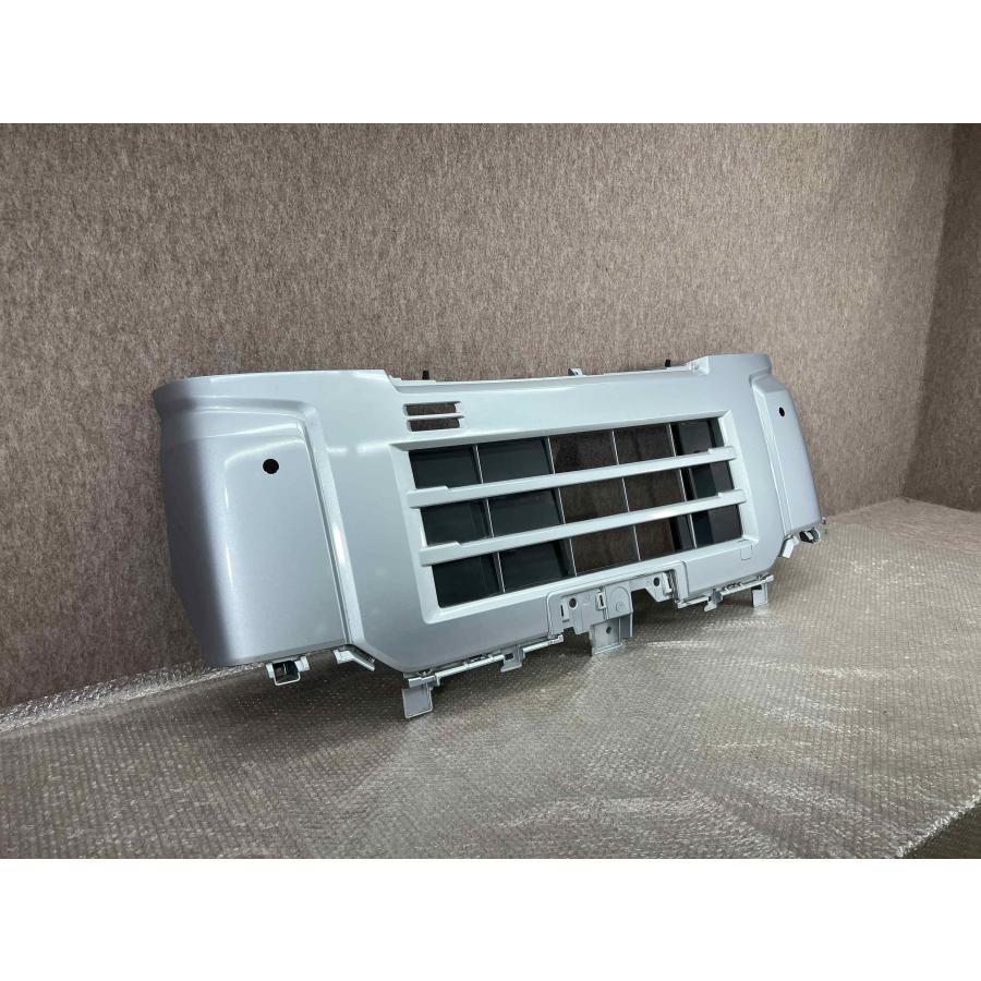 ダイハツ ハイゼット S700V/S710V 純正 フロントバンパー 52119-B5220
