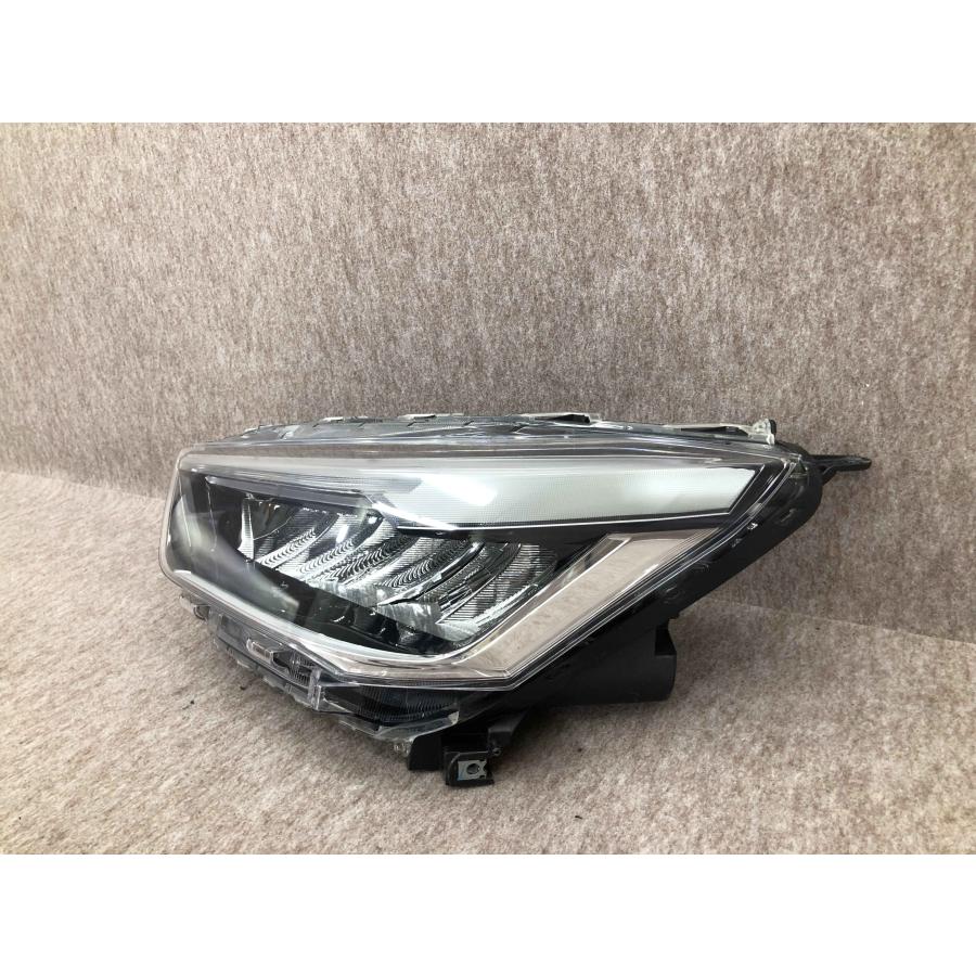 トヨタ　ライズ　左ヘッドライト　A202A ライズ 左ヘッドライト トヨタライズ左ヘッドライトA202A