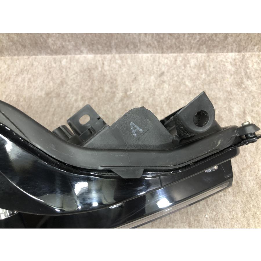 美品 磨き済み プリウス PHEV PHV 60 MXWH61 LED ヘッドライト ヘッド