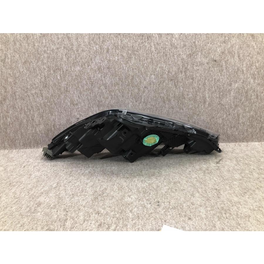 美品 磨き済み プリウス PHEV PHV 60 MXWH61 LED ヘッドライト ヘッド