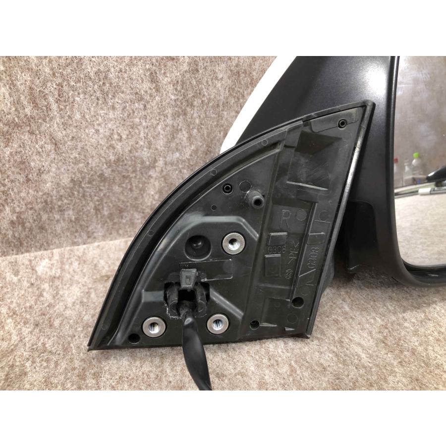 80系 ZRR80 ZRR85 ZWR80 ノア ヴォクシー エスクァイア 純正 右