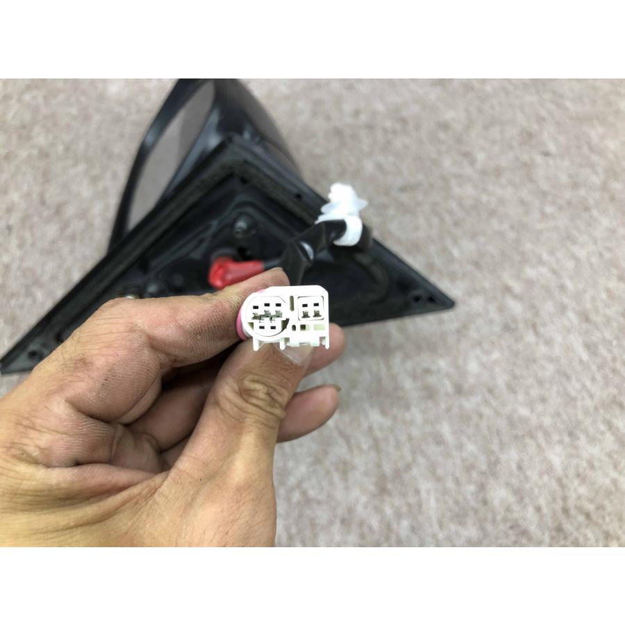 トヨタ ノア/ヴォクシー ZWR90W/ZWR95W/MZRA90W 046025 7P 右