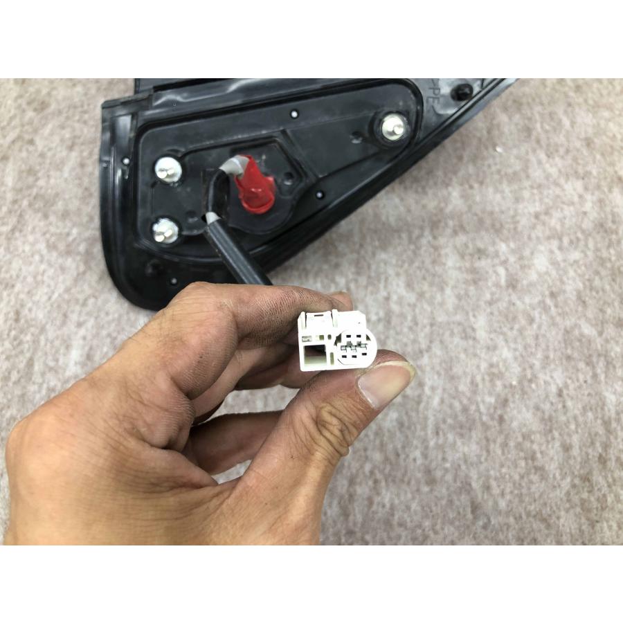 ハイエース 200 後期 6型 左ドアミラー 5P 045520 : 拓海商事ヤフー店