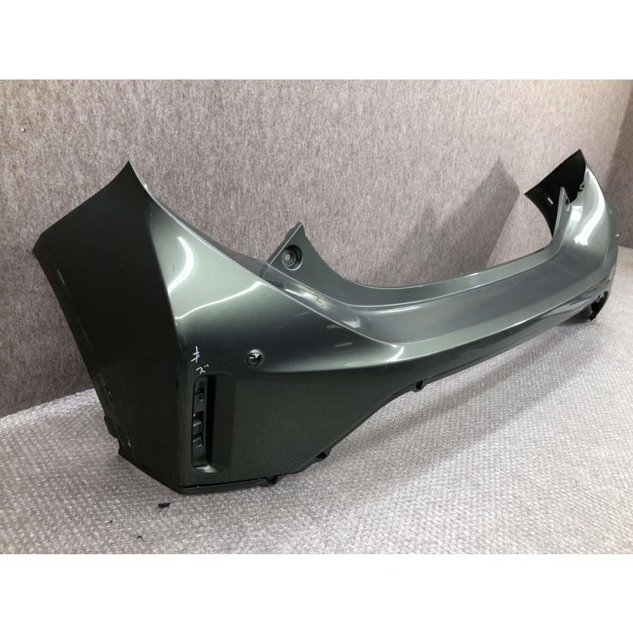 アクア　NHP10のリアバンパー トヨタ アクア NHP10 純正 リアバンパー 52159-52790 スポイラー付き