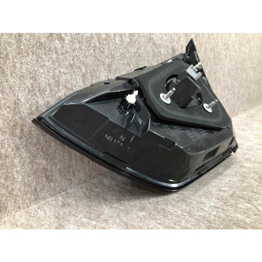 美品 磨き済み フィット GR1 GR2 左 内側 テールライト STANLEY W4764