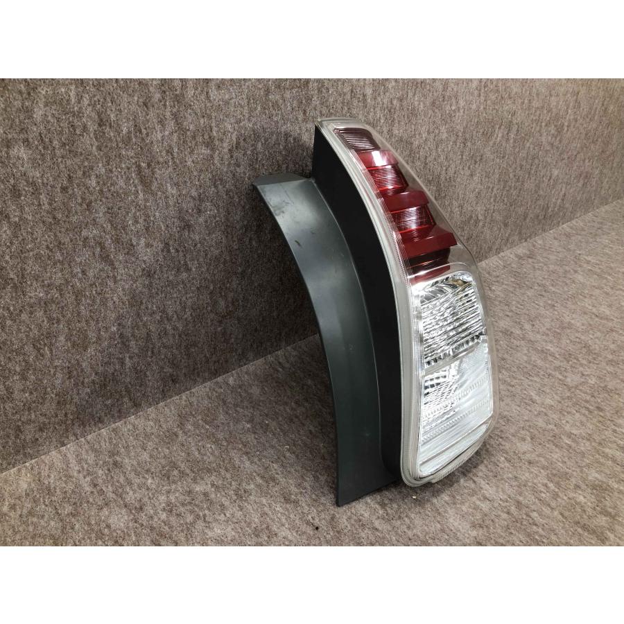磨き済み トヨタ プリウスα ZVW41 右 テールライト STANLEY 47-69