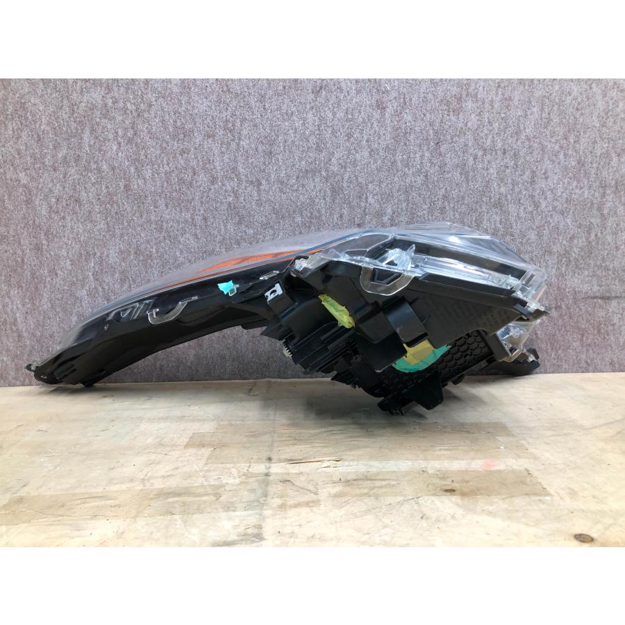 磨き済み プリウス ZVW50 ZVW51 前期 純正 右 ヘッドライト LED KOITO