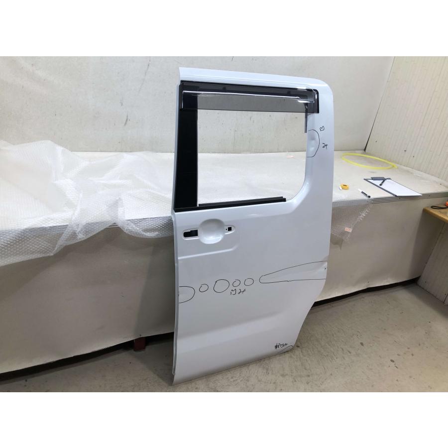 リア左スライドドア ZRR80 ZRR85 ZWR85 ヴォクシー ノア 純正 左リアドア 左スライドドア