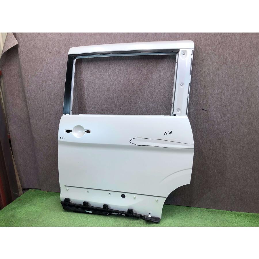 セレナ C27 左 スライドドア リアドア : 拓海商事ヤフー店 - 通販