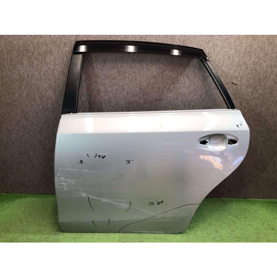 ZVW40 ZVW41 プリウスα 純正 左 リアドア : 拓海商事ヤフー店 - 通販