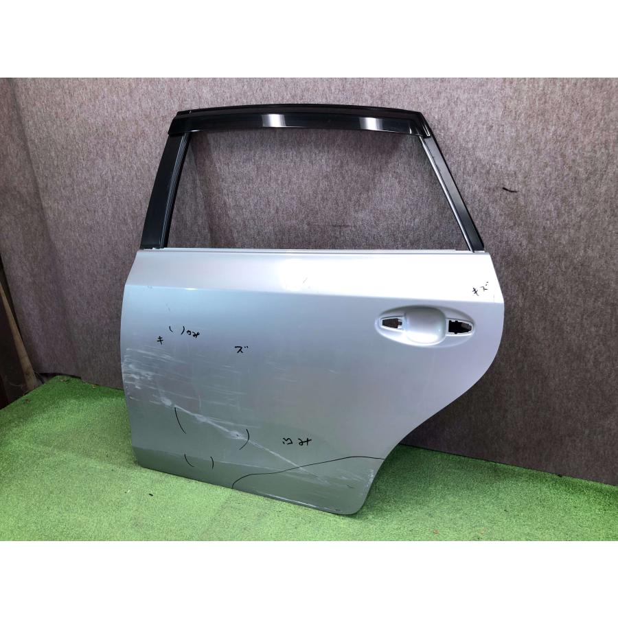 ZVW40 ZVW41 プリウスα 純正 左 リアドア : 拓海商事ヤフー店 - 通販