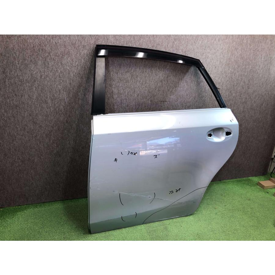 ZVW40 ZVW41 プリウスα 純正 左 リアドア : 拓海商事ヤフー店 - 通販