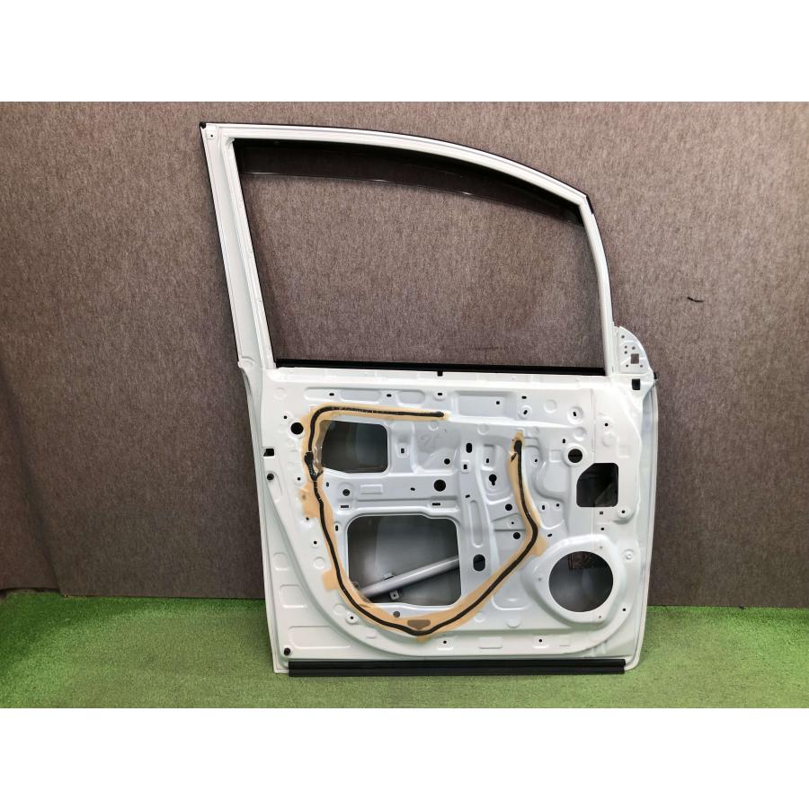 ZRR80/ZRR85/ZWR80 ノア ヴォクシー エスクァイア 純正 左 フロント