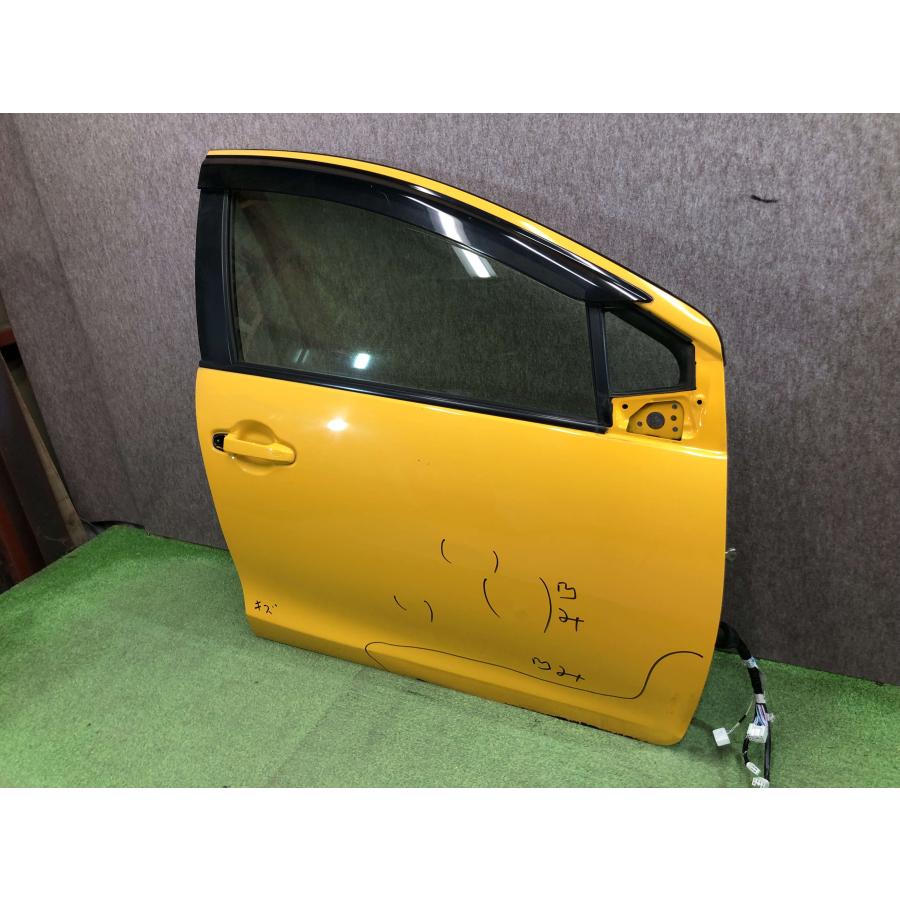 アクア NHP10 右 フロントドア : 拓海商事ヤフー店 - 通販 - Yahoo