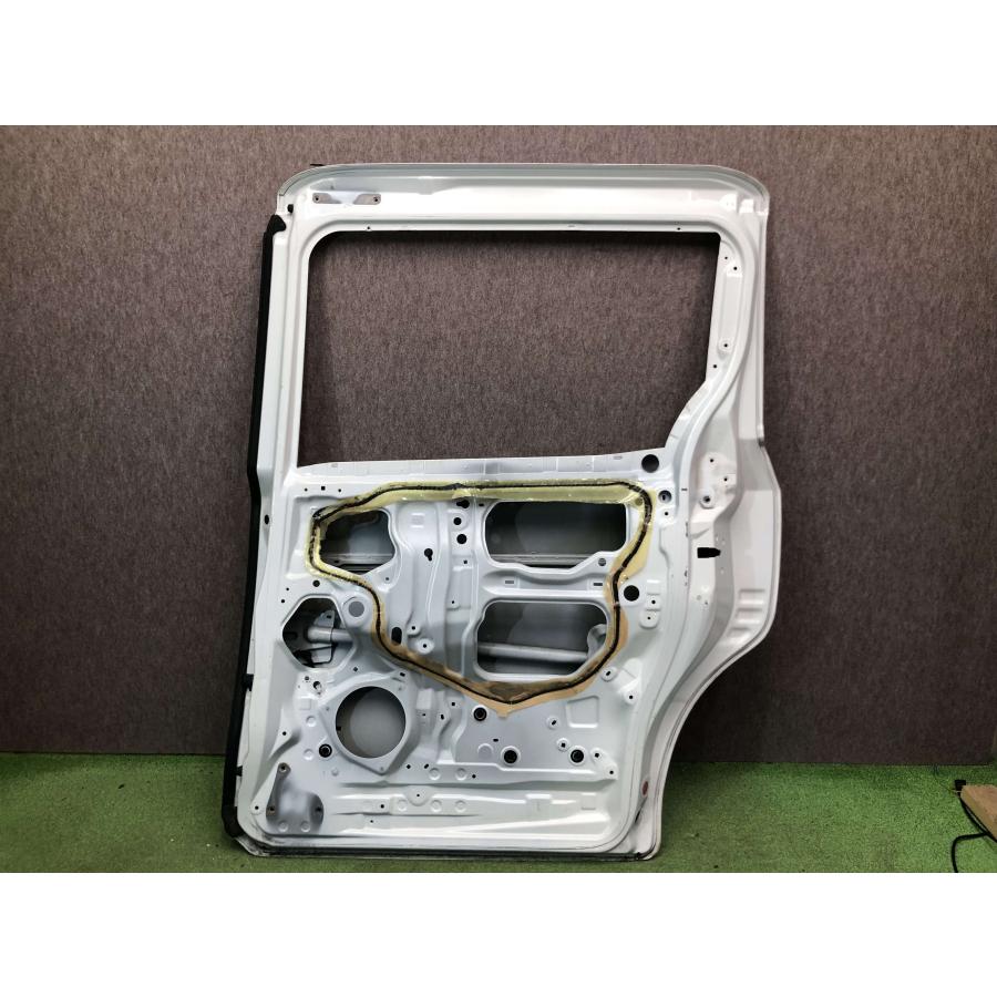 ヴォクシー ZWR80G 右スライドドア カラー9AF ZRR80G ZRR85/ZWR85 ノア ヴォクシー 右 スライドドア 右リアドア