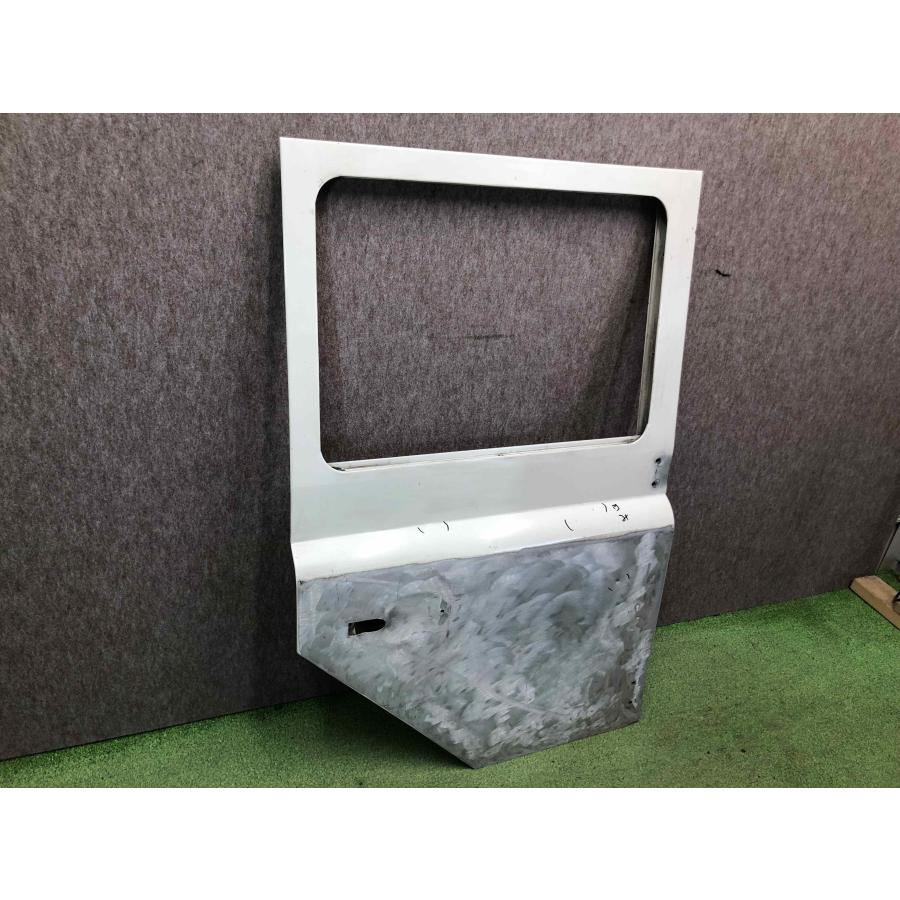 ランドローバー 純正 ディフェンダー リアドア 右 : 拓海商事ヤフー店