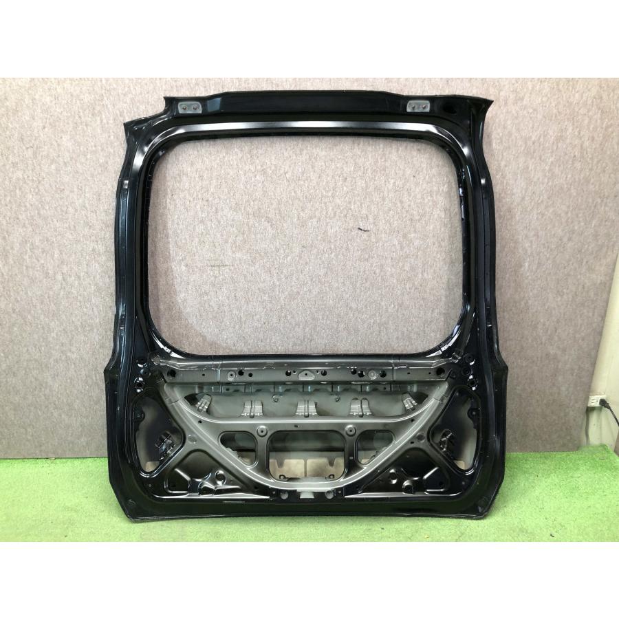 バックドアセレナC27 / GC27 / HC27 / GNC27 C27/GC27/GNC27/GFC27/HC27/HFC27 セレナ 純正 リアゲート/バックドア