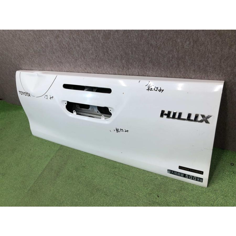 GUN125 HILUX/ハイラックス 純正 バックパネル/リアパネル/テール